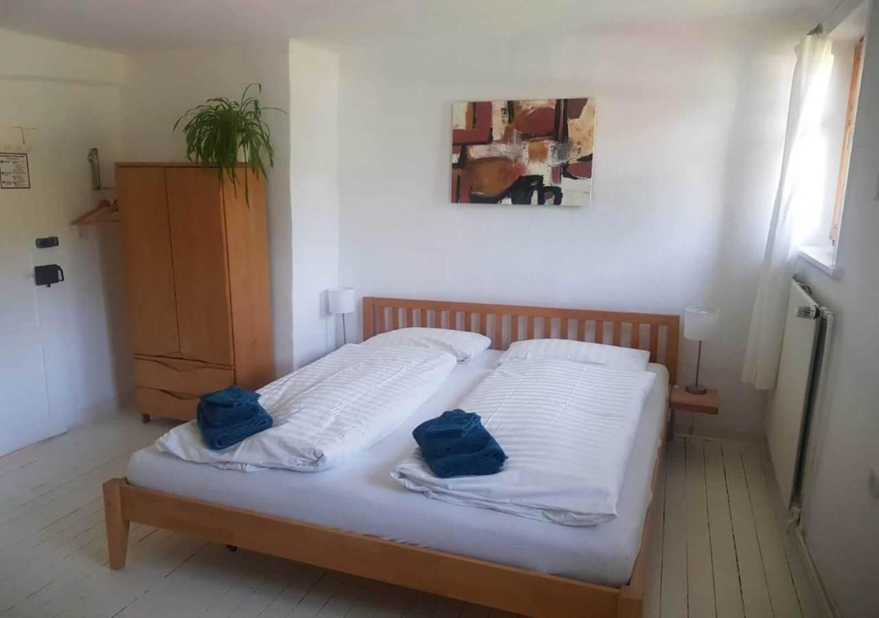 Aeltestes Haus In Quentel - Ferienwohnung 1 Mit Kleinem Garten Lichtenau Exteriör bild