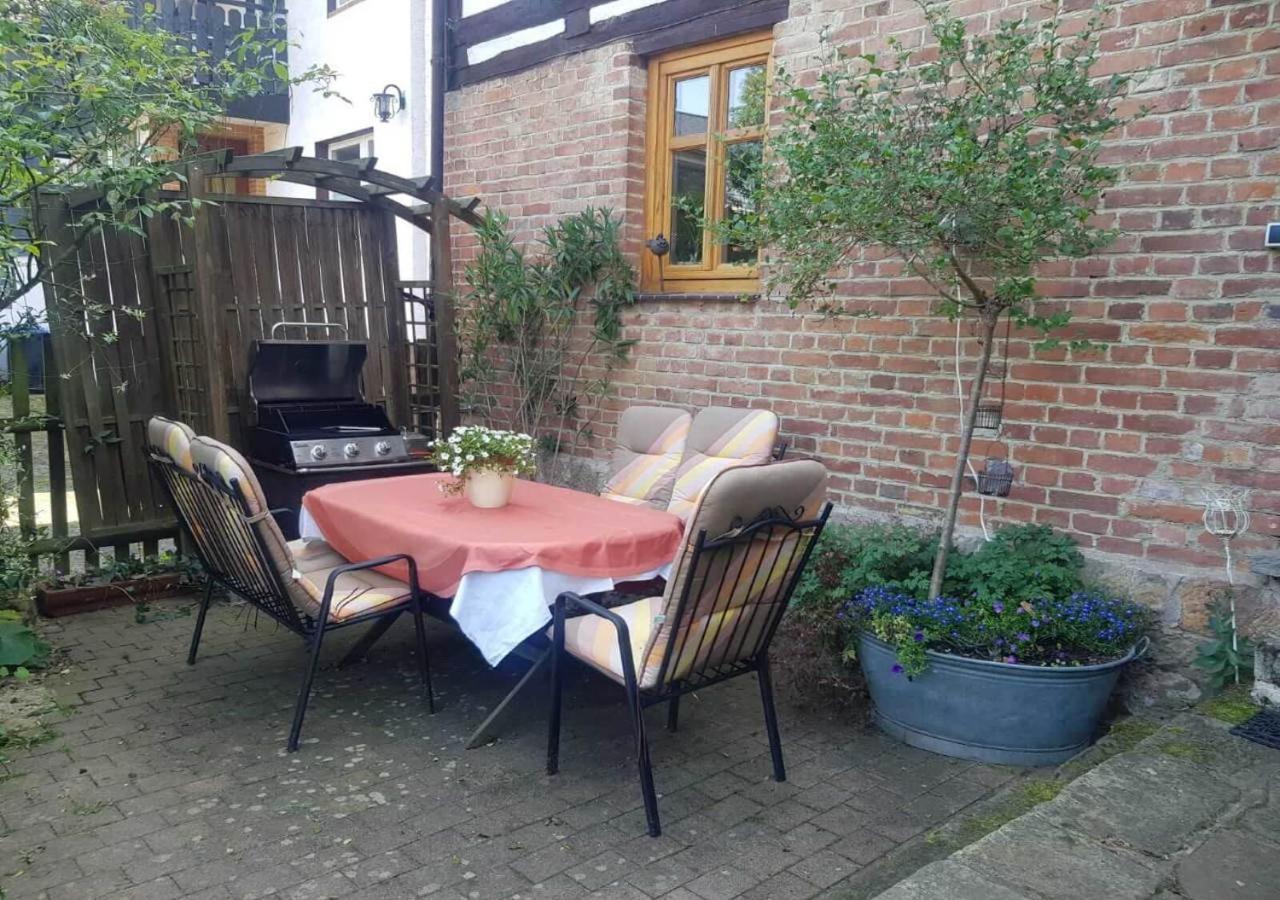 Aeltestes Haus In Quentel - Ferienwohnung 1 Mit Kleinem Garten Lichtenau Exteriör bild
